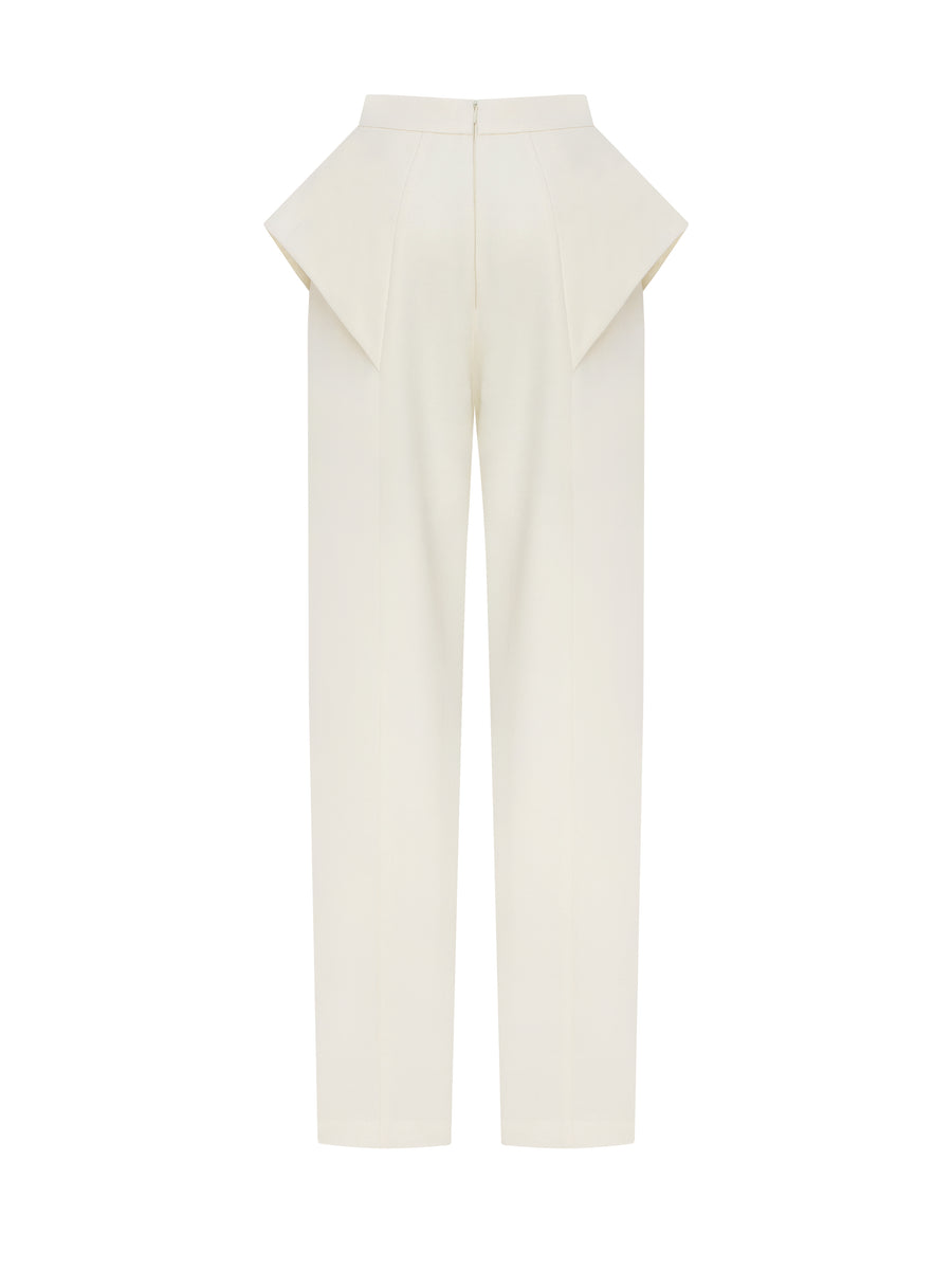 Pants with wing-shaped elements